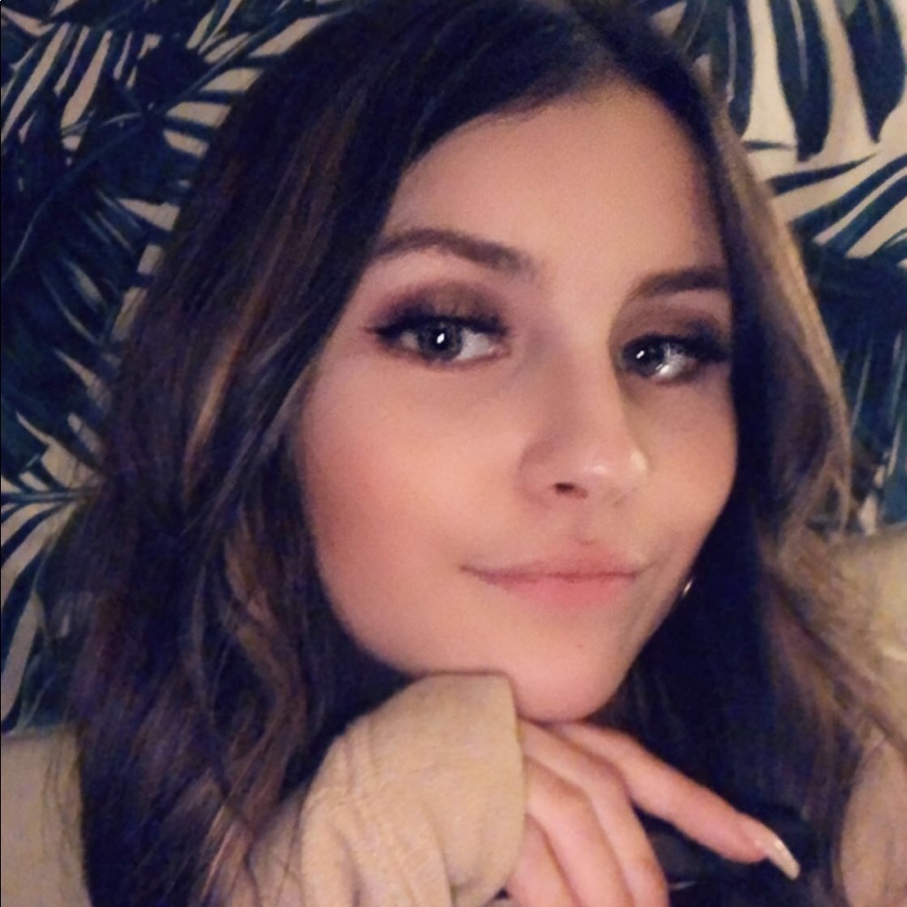Meet your Posher, Cierra